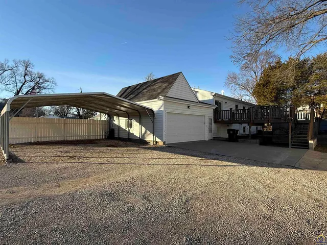 $255,000 | 220 Southeast Arapaho Road, Tecumseh, KS 66542