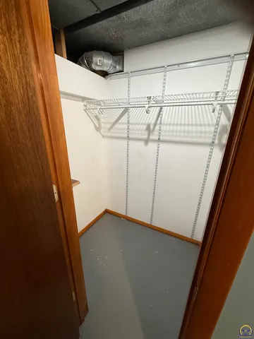 $255,000 | 220 Southeast Arapaho Road, Tecumseh, KS 66542