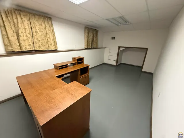 $255,000 | 220 Southeast Arapaho Road, Tecumseh, KS 66542