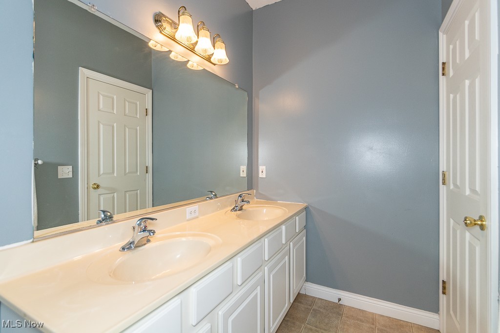 9838 Old Johnnycake Ridge Road Mentor, OH 44060 - Photo 27 of 30 Master Bath