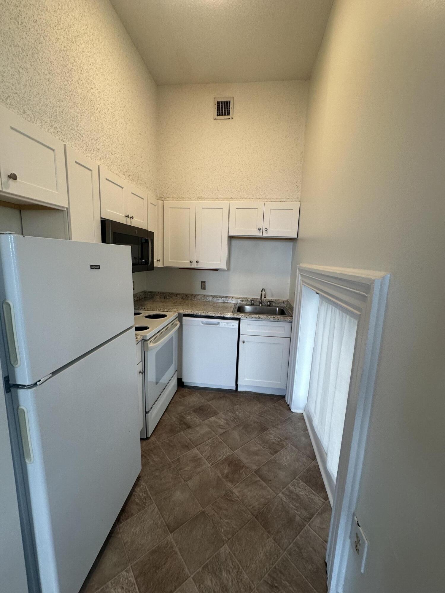 151 Calhoun Street, Unit I Charleston, SC 29401 - Photo 5 of 11