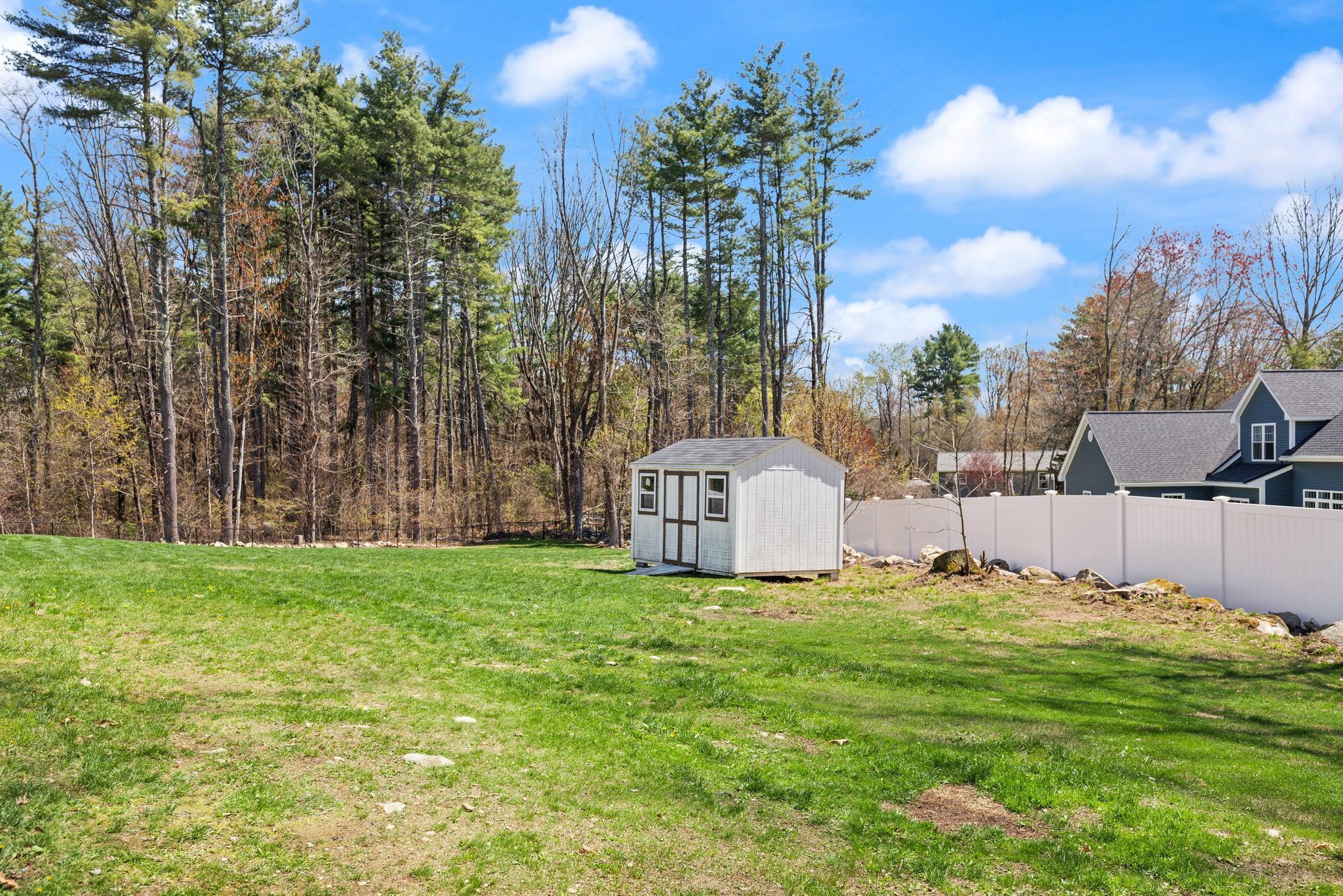 17 Oxbow Lane Derry, NH 03038 - Photo 33 of 39