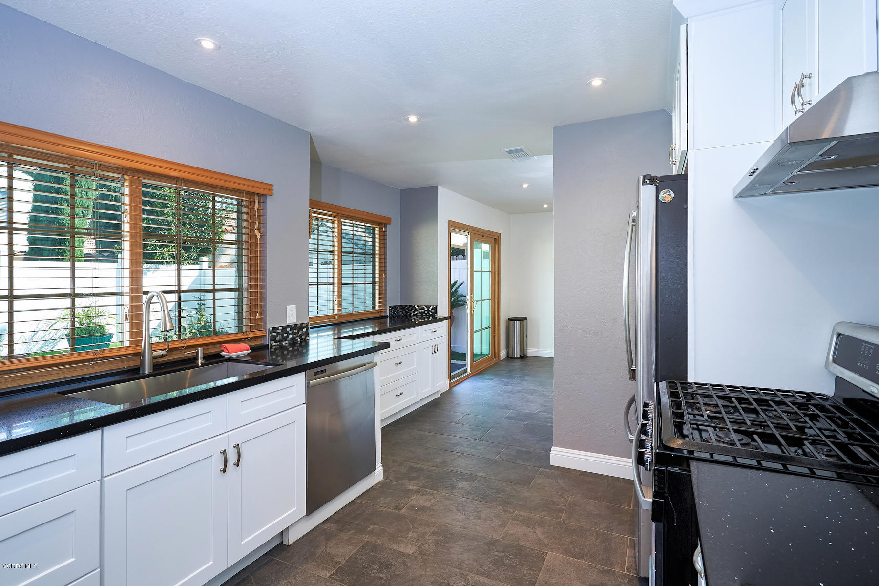 2310 Hampton Avenue Simi Valley, CA 93063 - Photo 12 of 36 2310 Hampton Ave Simi Valley MLS_Dewing