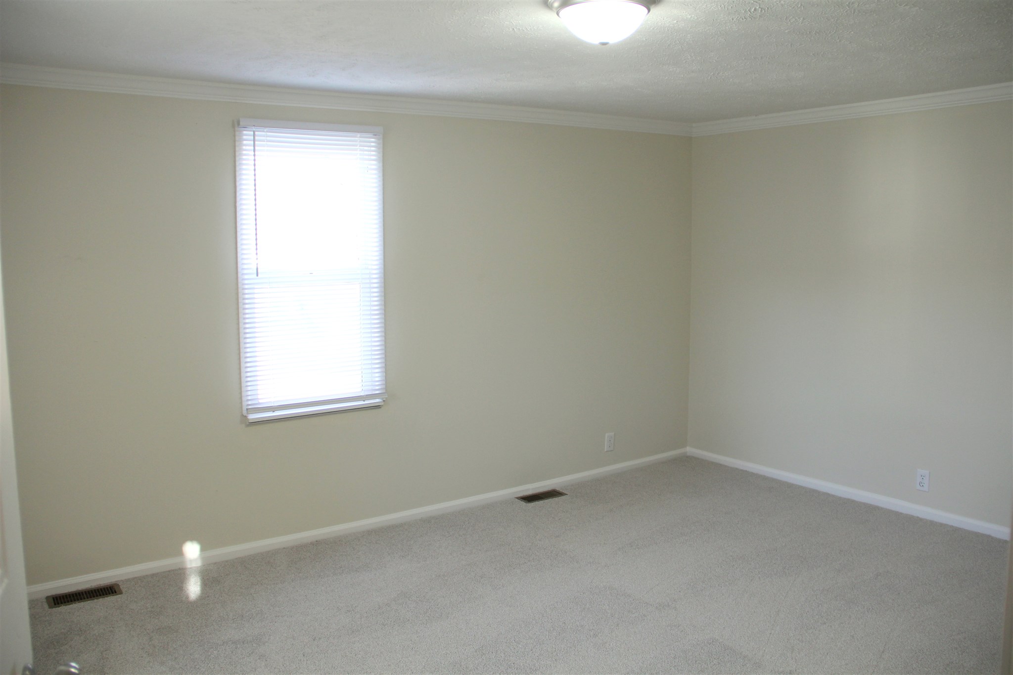 1923 South Red Bank Road Evansville, IN 47712 - Photo 10 of 18 Gallery Image 10
