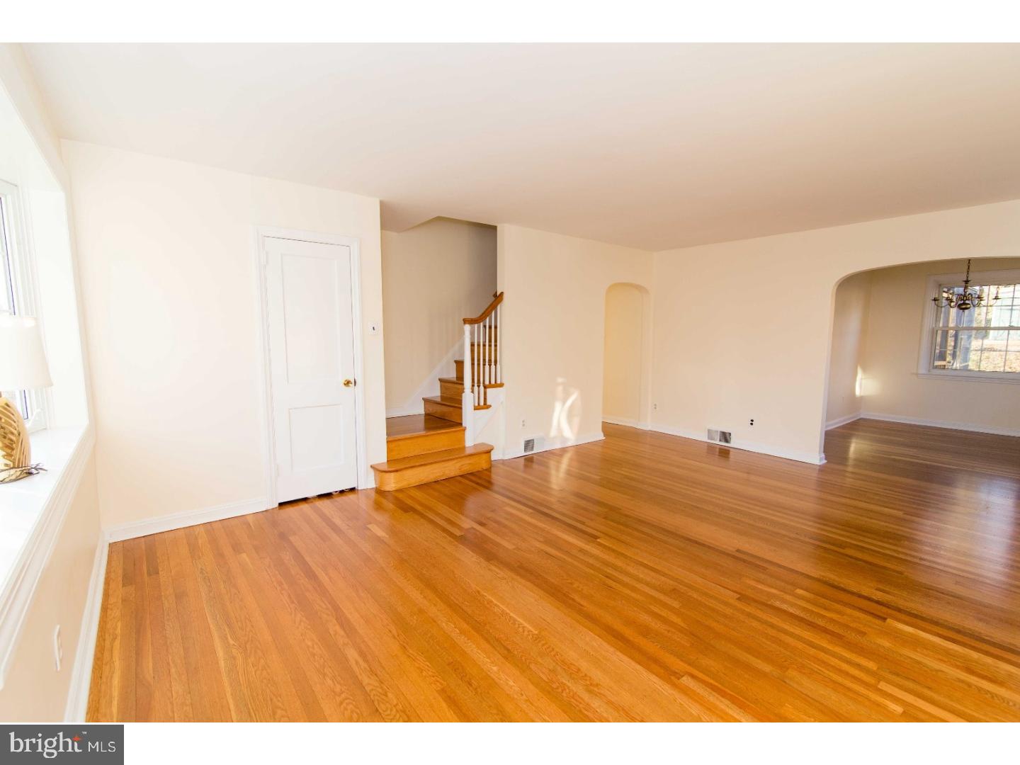 217 Wayne Avenue Springfield, PA 19064 - Photo 22 of 23 Living Room
