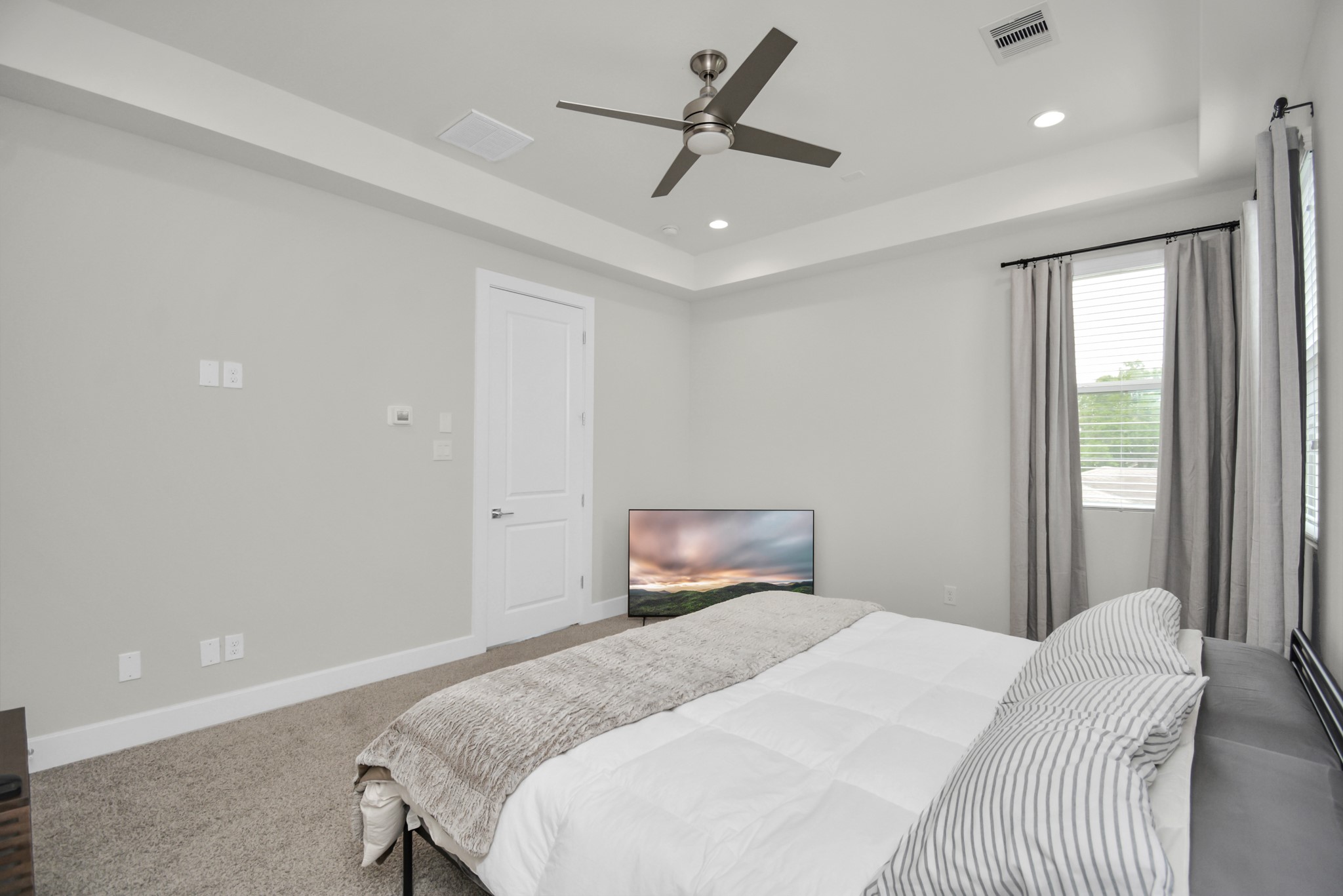 2504 West Tidwell Road, Unit E Houston, TX 77091 - Photo 18 of 35