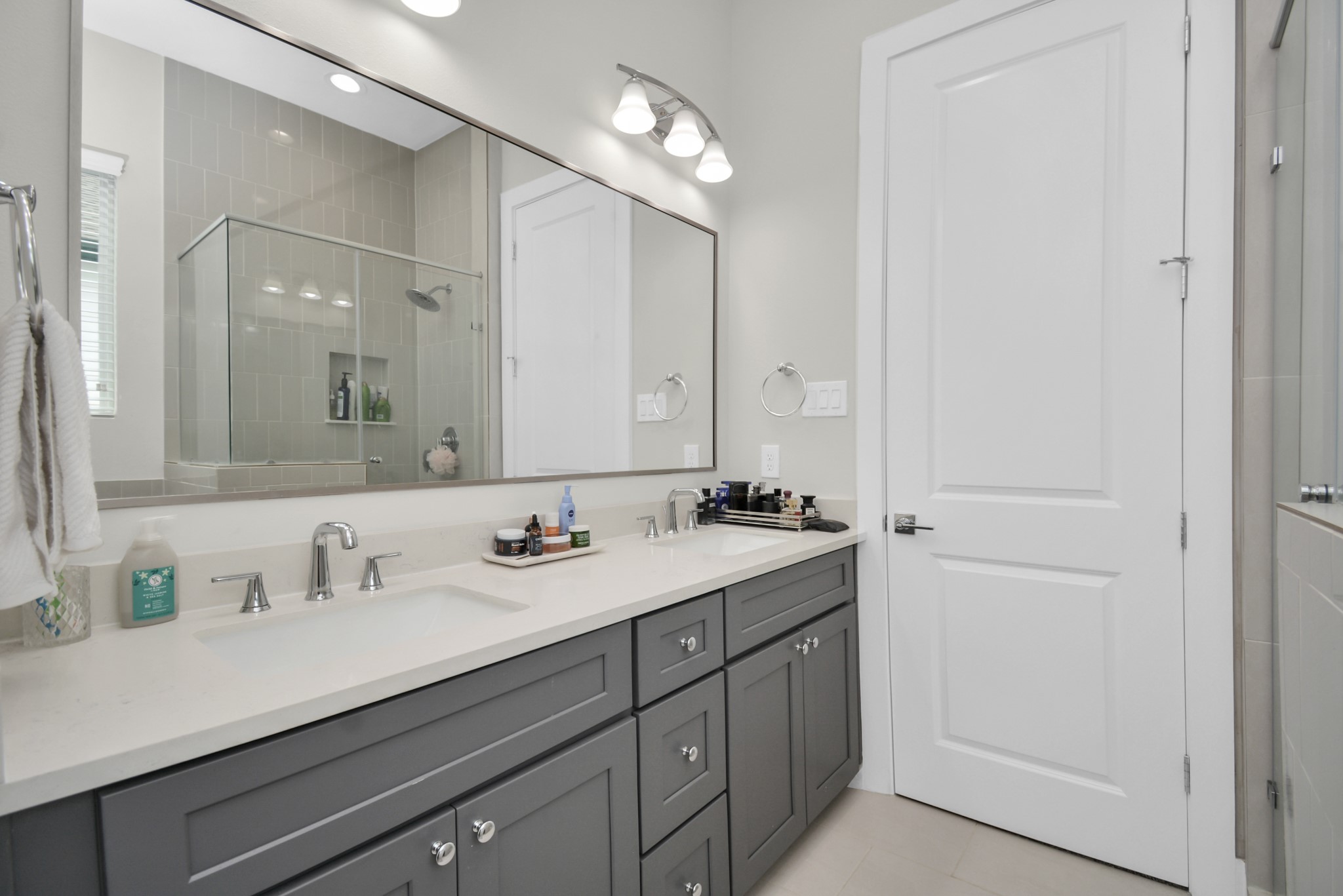 2504 West Tidwell Road, Unit E Houston, TX 77091 - Photo 19 of 35