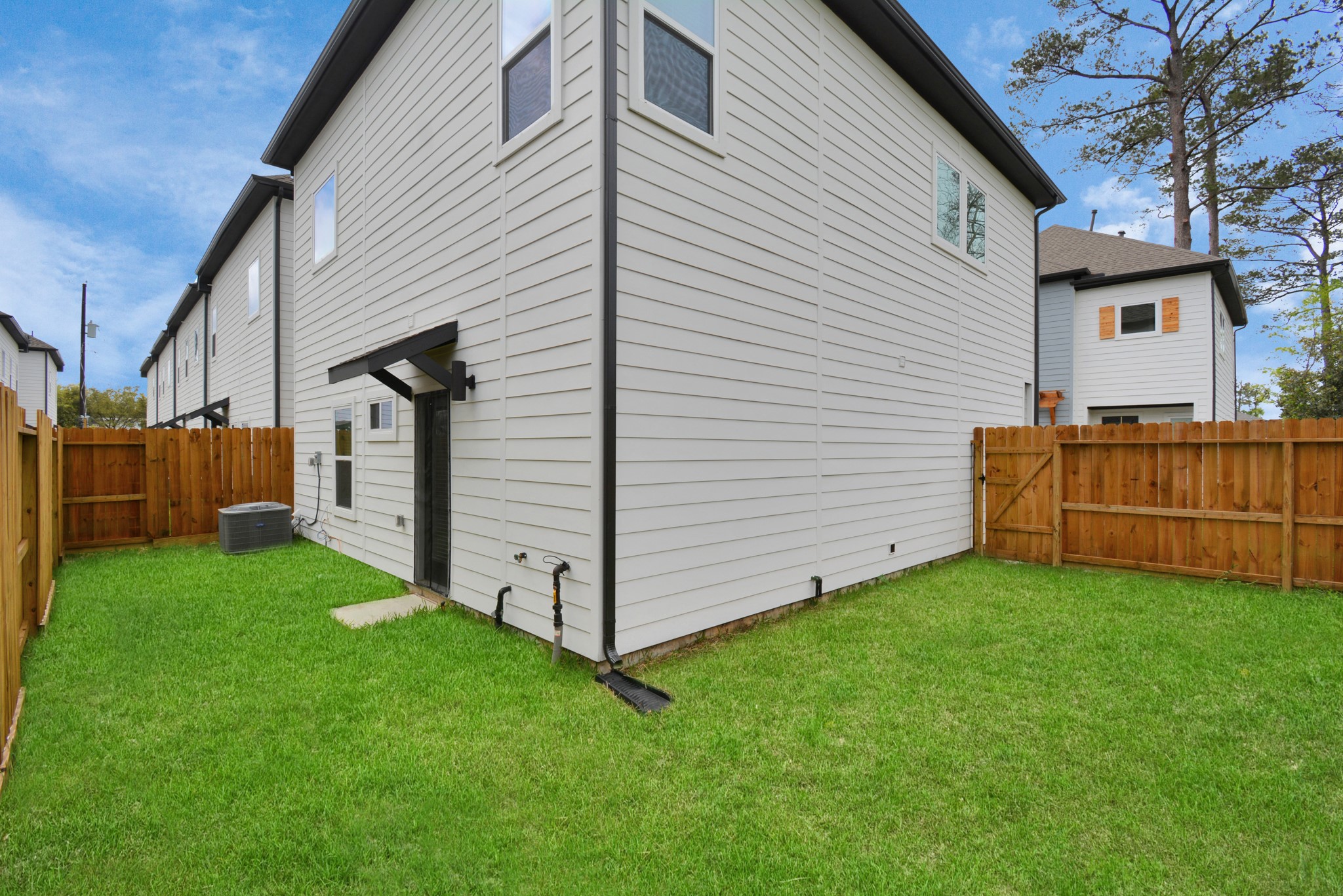 2504 West Tidwell Road, Unit E Houston, TX 77091 - Photo 32 of 35 Corner lot