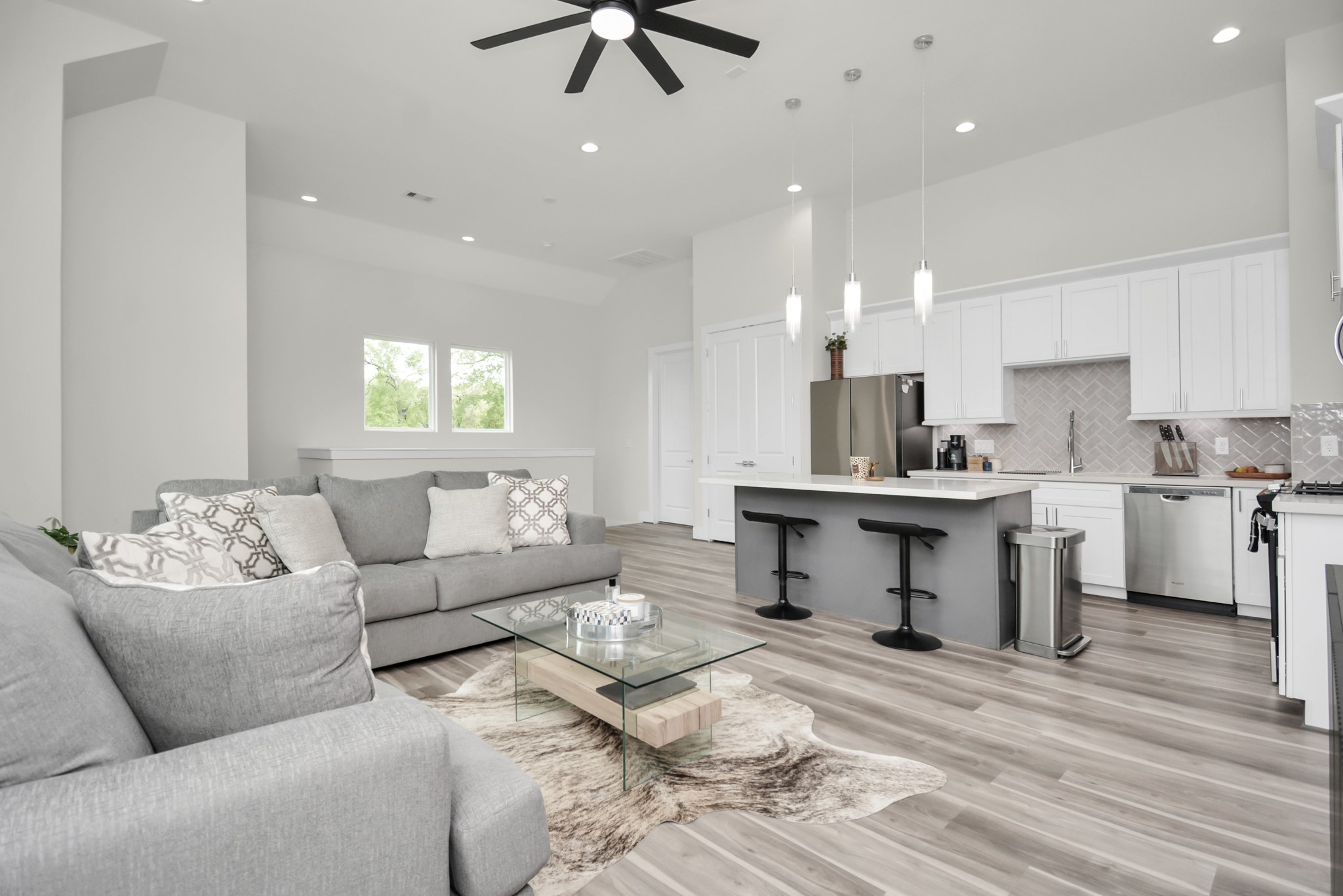 2504 West Tidwell Road, Unit E Houston, TX 77091 - Photo 10 of 35
