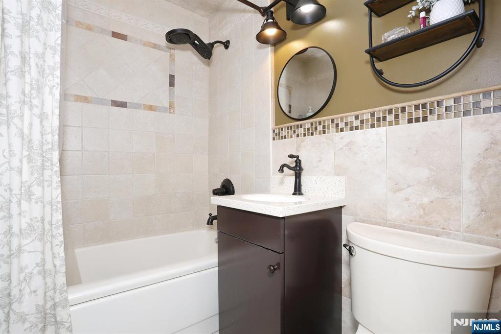 117 Roxbury Road Dumont, NJ 07628 - Photo 29 of 49
