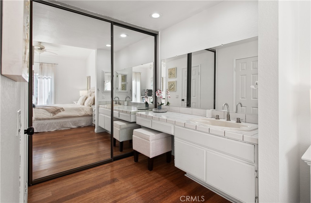 2 Vía Pariente Rancho Santa Margarita, CA 92688 - Photo 13 of 28 Master Vanity