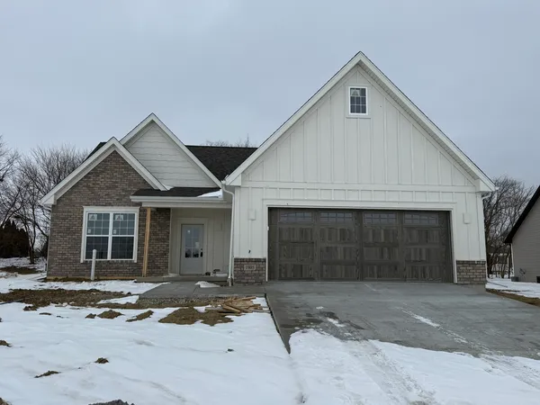 $399,900 | 1905 South Stone Creek Boulevard, Urbana, IL 61802