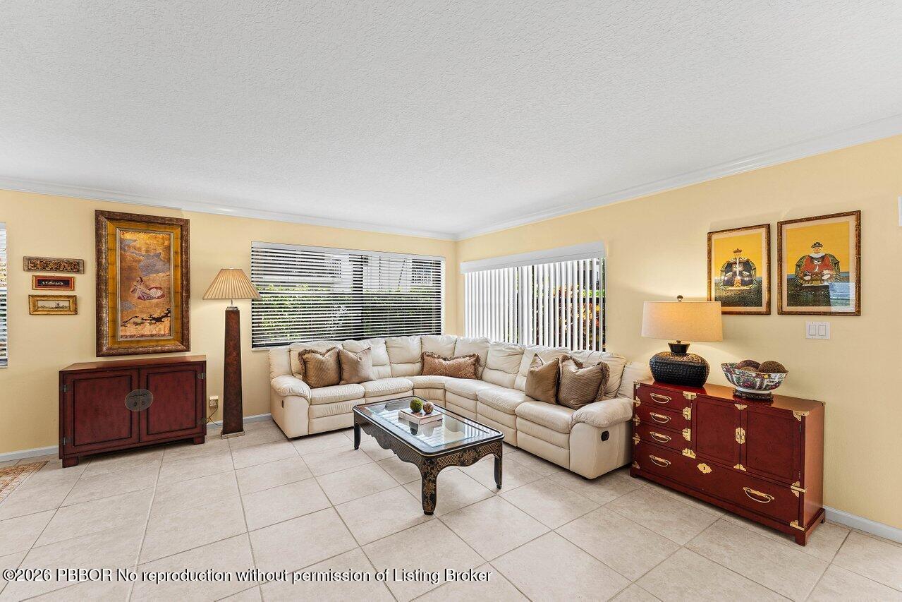 372 Golfview Road, Unit 101 North Palm Beach, FL 33408 - Photo 15 of 31 Living Room