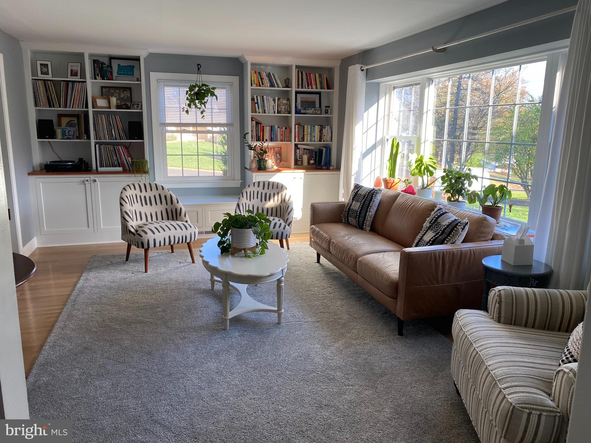 1231 Lois Road Ambler, PA 19002 - Photo 14 of 29 Living room