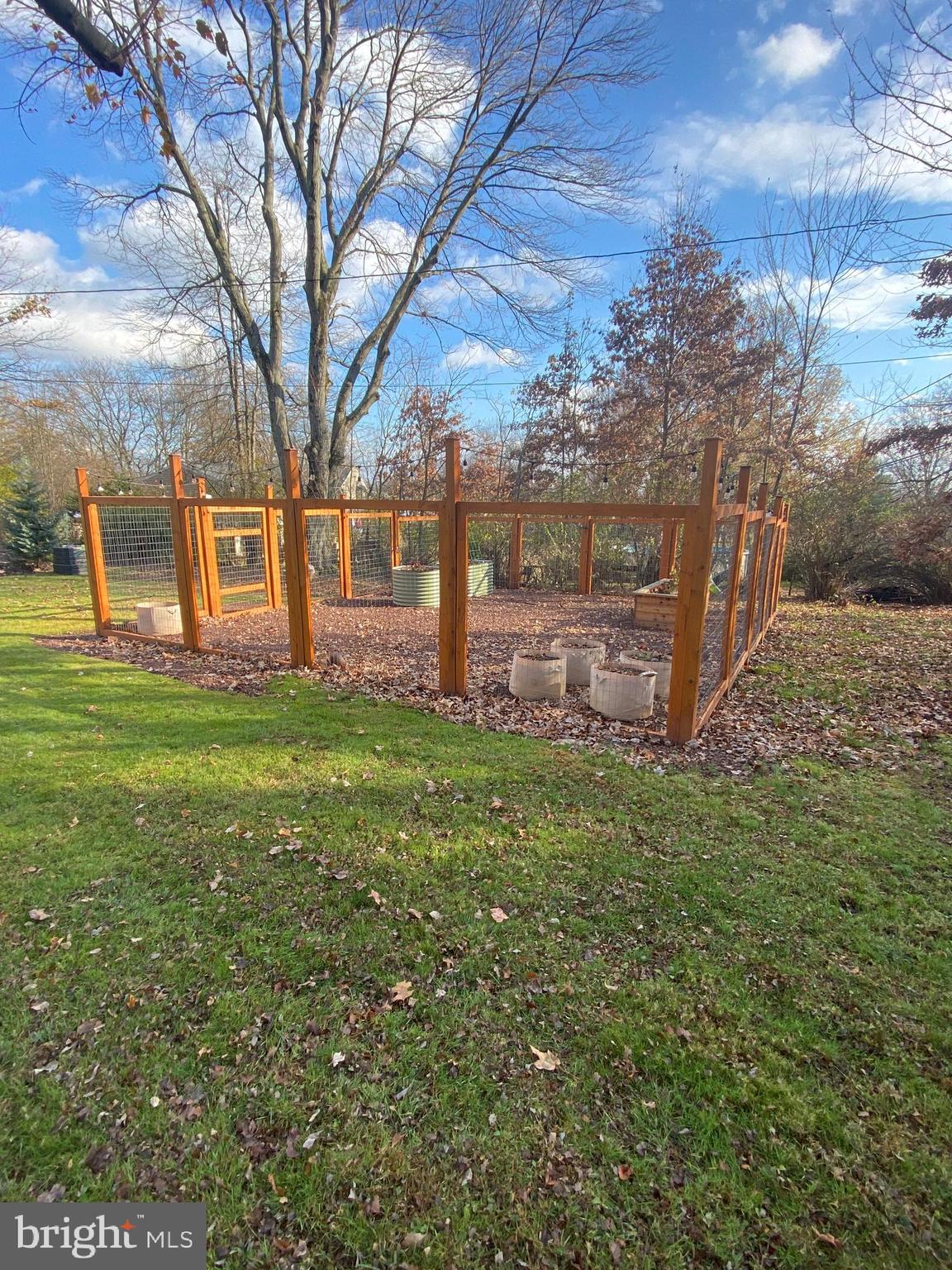 1231 Lois Road Ambler, PA 19002 - Photo 6 of 29 Enclosed garden