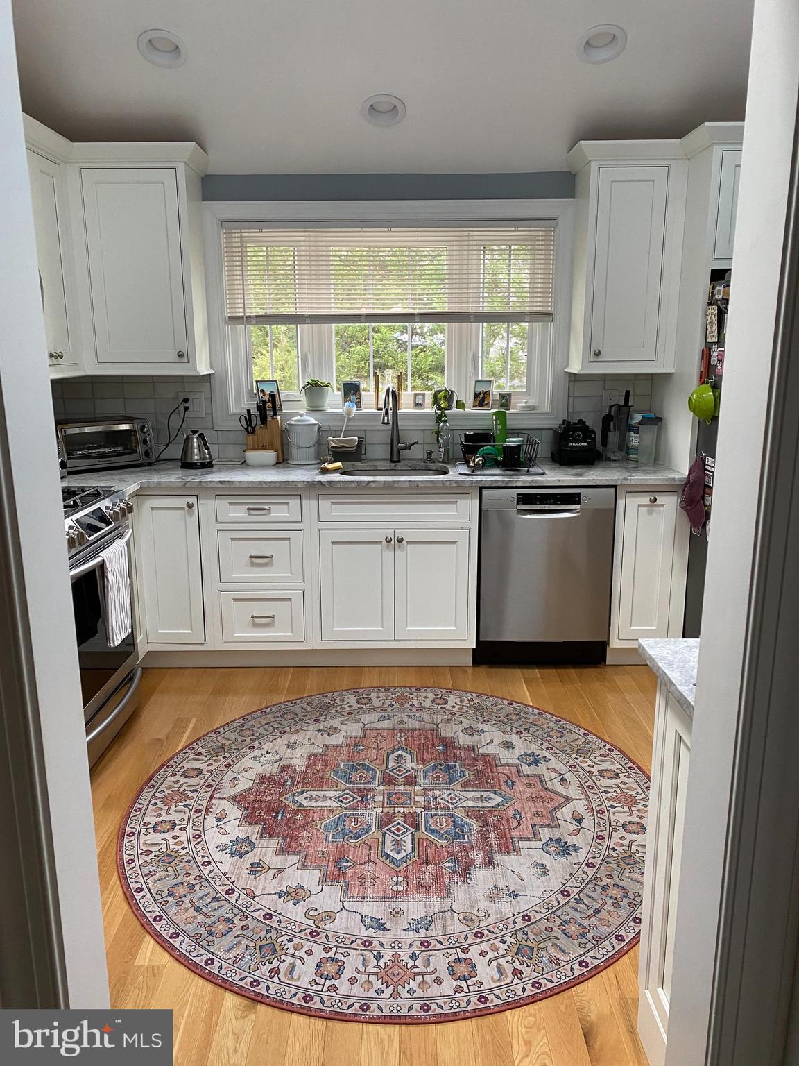 1231 Lois Road Ambler, PA 19002 - Photo 10 of 29 Kitchen with garden window