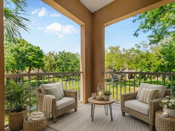 $1,950 | 5020 Fairways Circle, Unit 202, Vero Beach, FL 32967