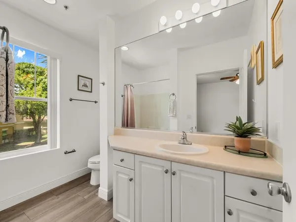 $1,950 | 5020 Fairways Circle, Unit 202, Vero Beach, FL 32967