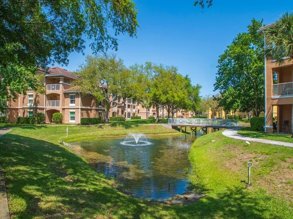 $1,950 | 5020 Fairways Circle, Unit 202, Vero Beach, FL 32967