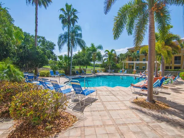 $1,950 | 5020 Fairways Circle, Unit 202, Vero Beach, FL 32967