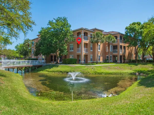 $1,950 | 5020 Fairways Circle, Unit 202, Vero Beach, FL 32967