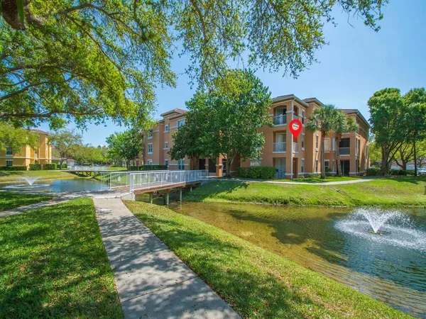 $1,950 | 5020 Fairways Circle, Unit 202, Vero Beach, FL 32967