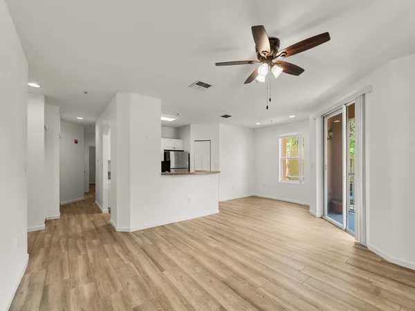 $1,950 | 5020 Fairways Circle, Unit 202, Vero Beach, FL 32967