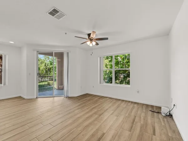 $1,950 | 5020 Fairways Circle, Unit 202, Vero Beach, FL 32967