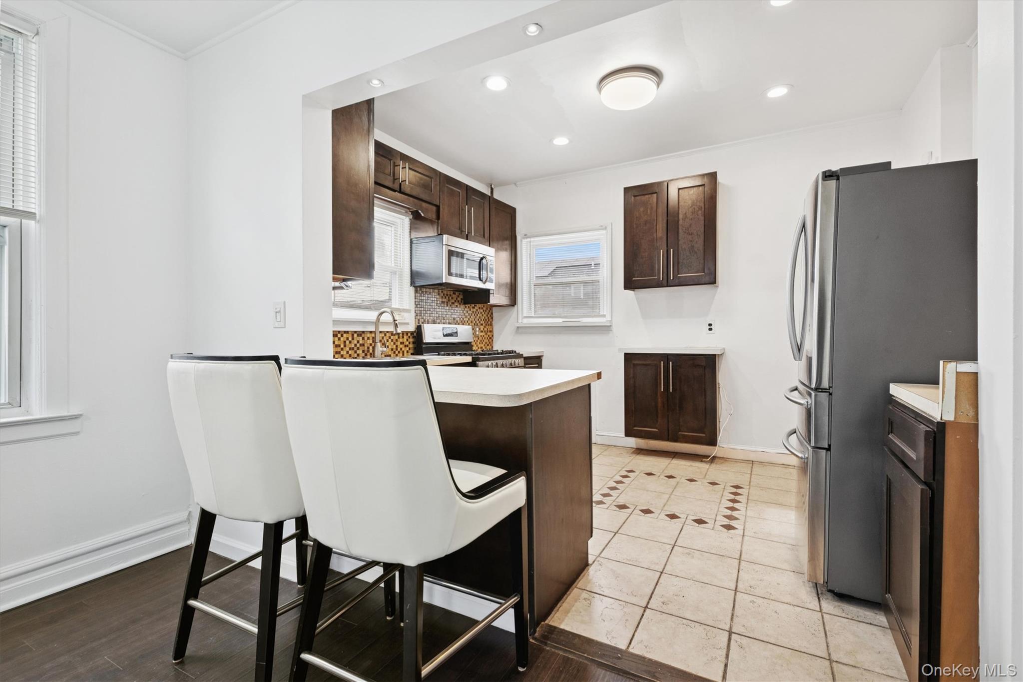 46 Benedict Avenue Valley Stream, NY 11580 - Photo 9 of 30