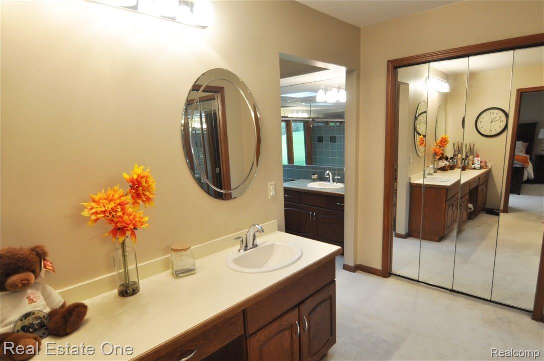 697 Augusta Drive Rochester, MI 48309 - Photo 20 of 37 20.JPG