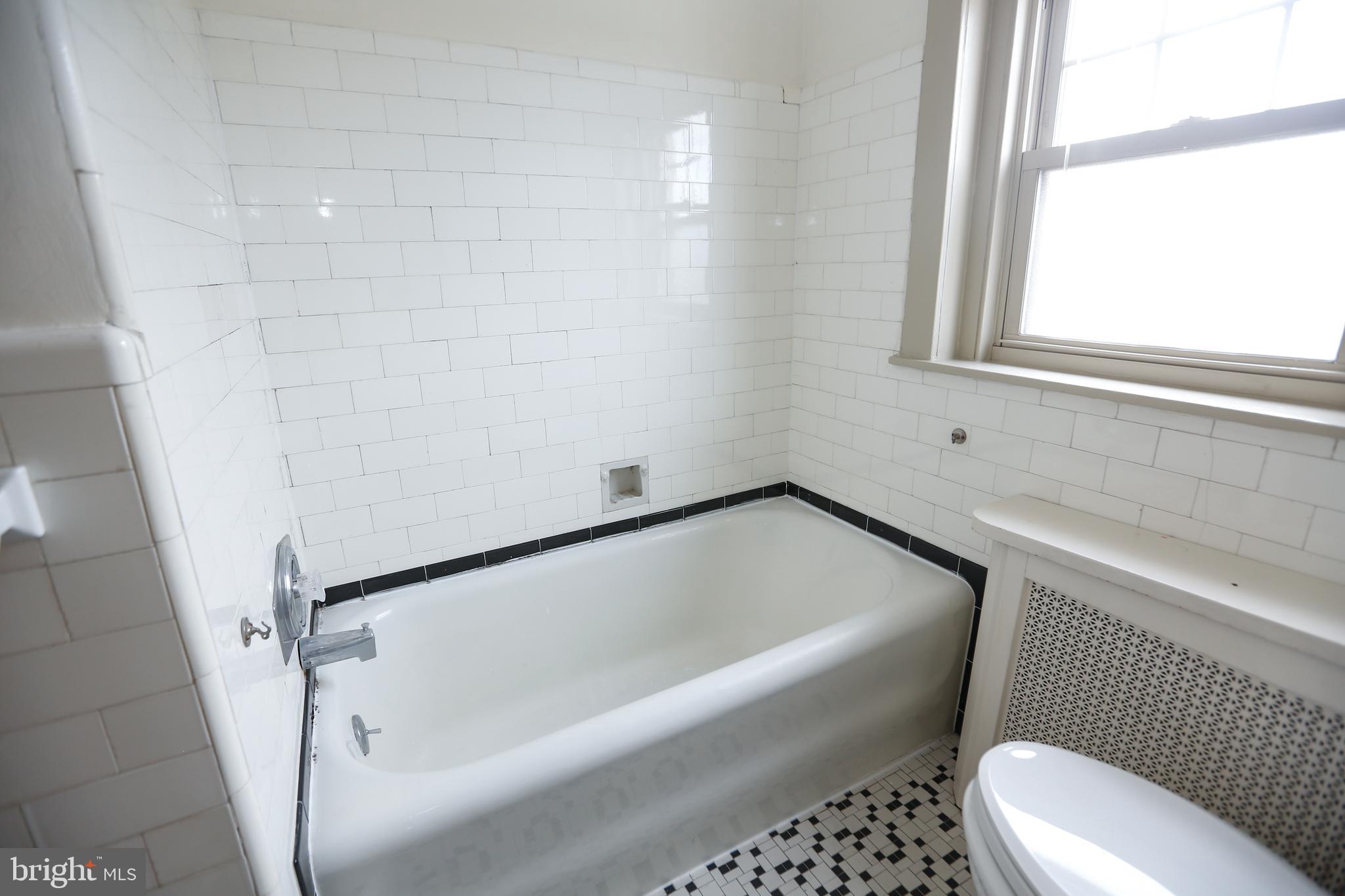 2424 East County Line Road Ardmore, PA 19003 - Photo 21 of 33 Full Bath