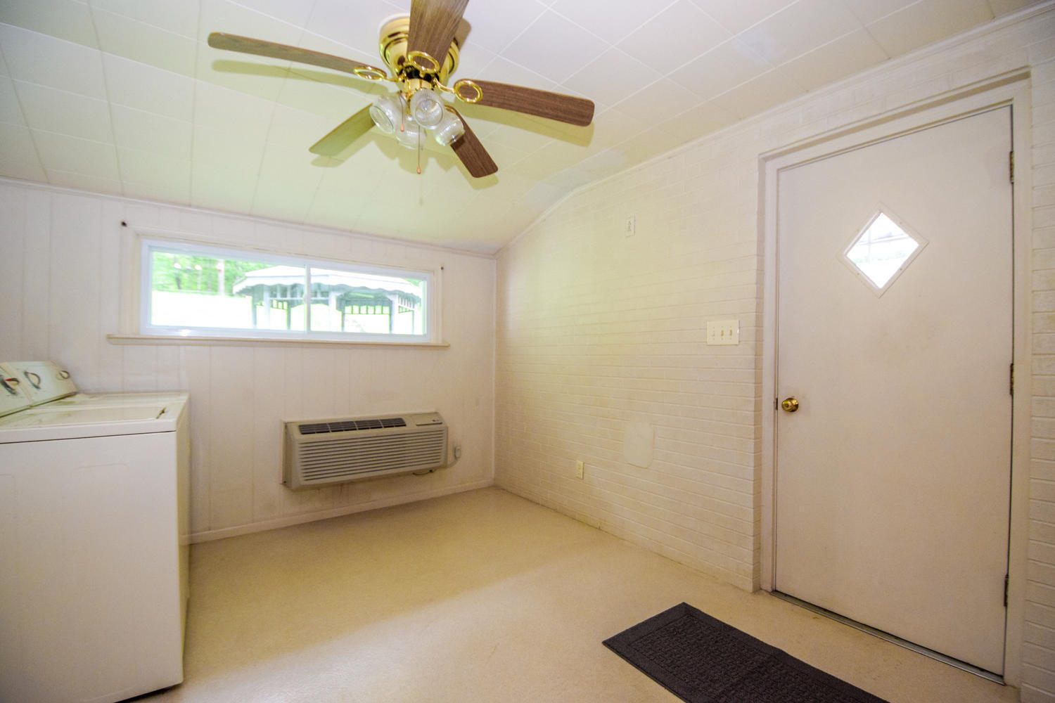 3572 Buck Mountain Road Roanoke, VA 24018 - Photo 11 of 21 3572 Buck Mountain Rd Roanoke-large-011-