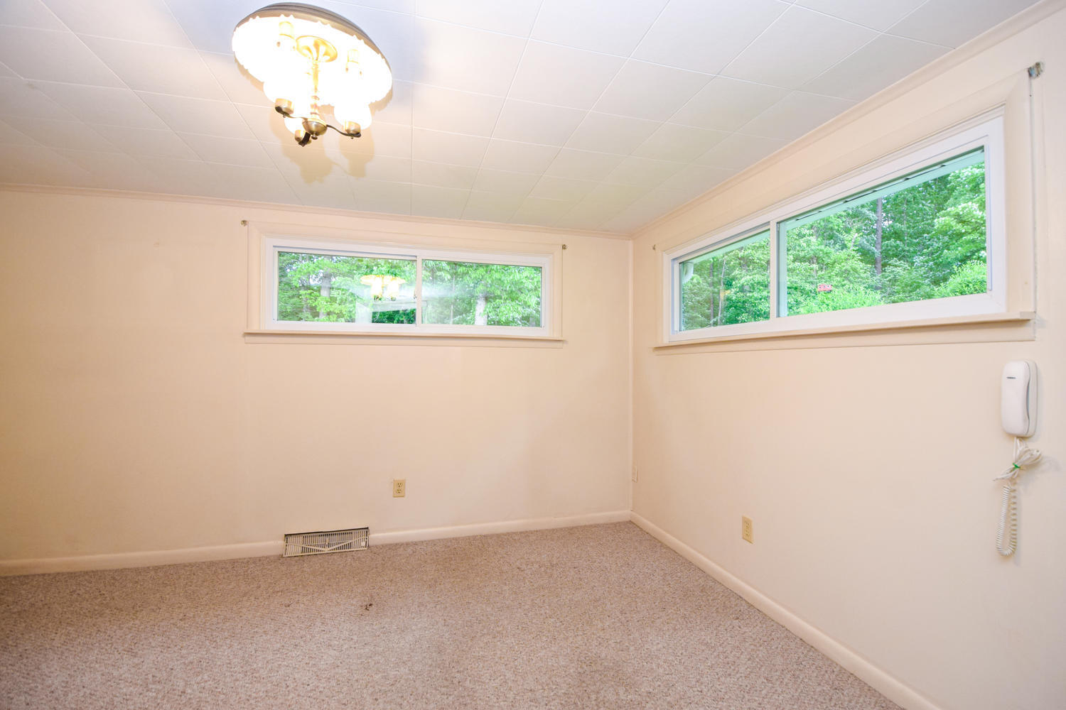 3572 Buck Mountain Road Roanoke, VA 24018 - Photo 4 of 21 3572 Buck Mountain Rd Roanoke-large-004-