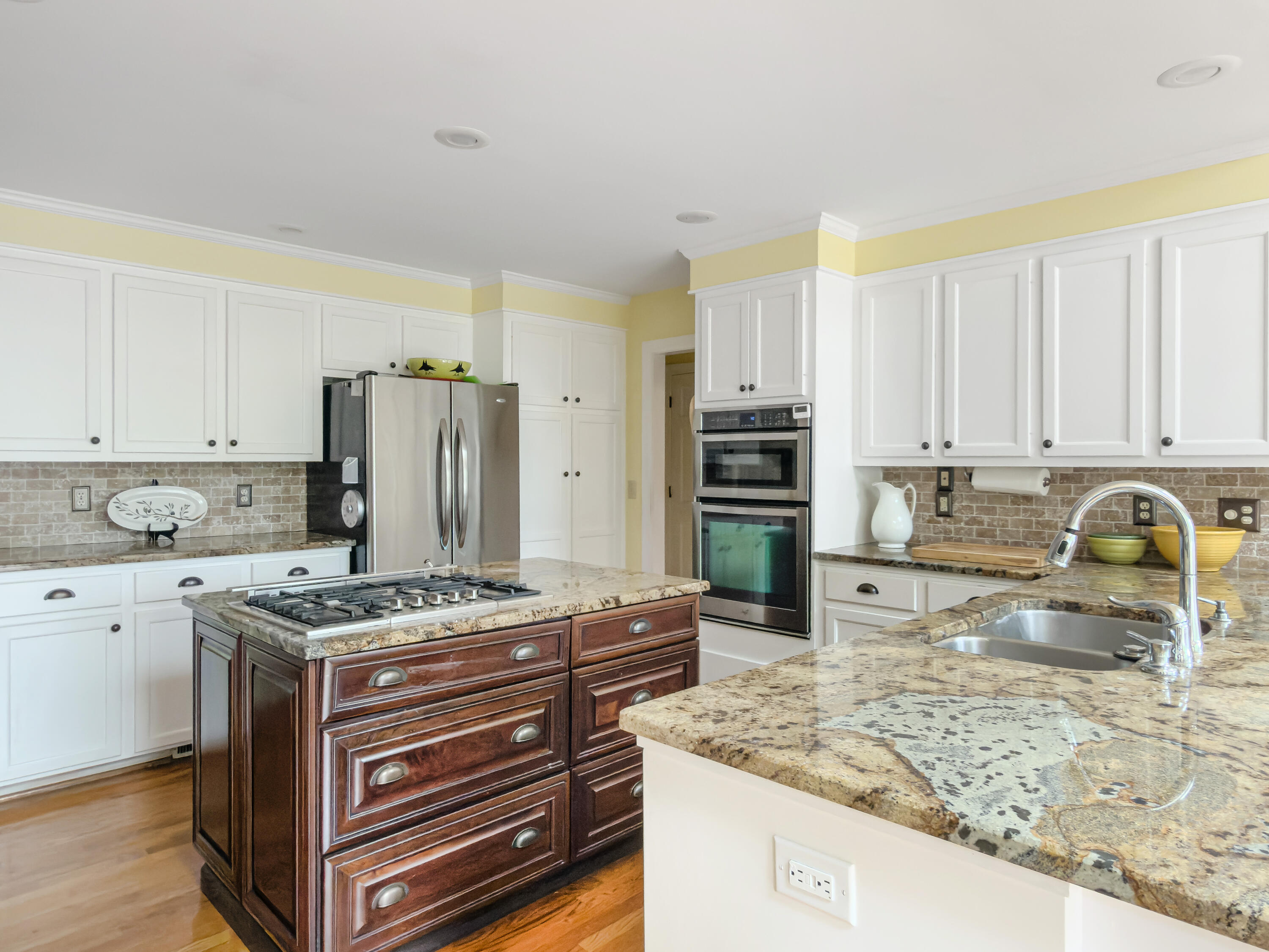 1529 Strathmore Lane Mount Pleasant, SC 29464 - Photo 13 of 29 Kitchen1 (2)