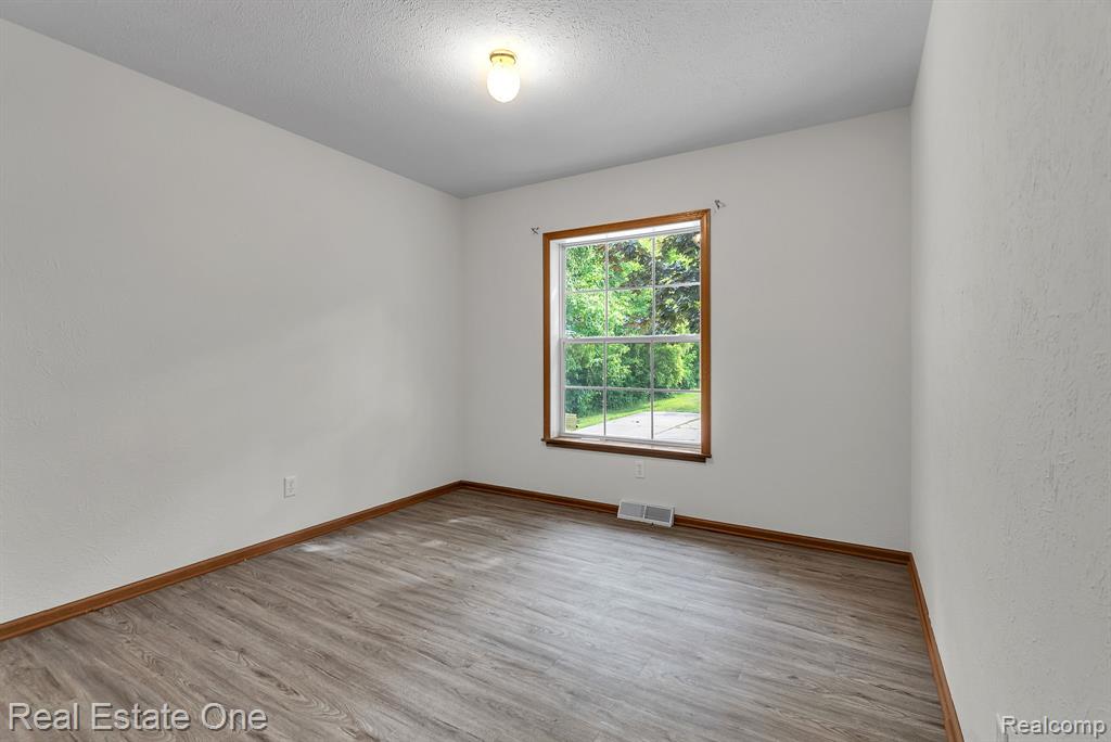 72021 Romeo Plank Road Armada, MI 48005 - Photo 28 of 46