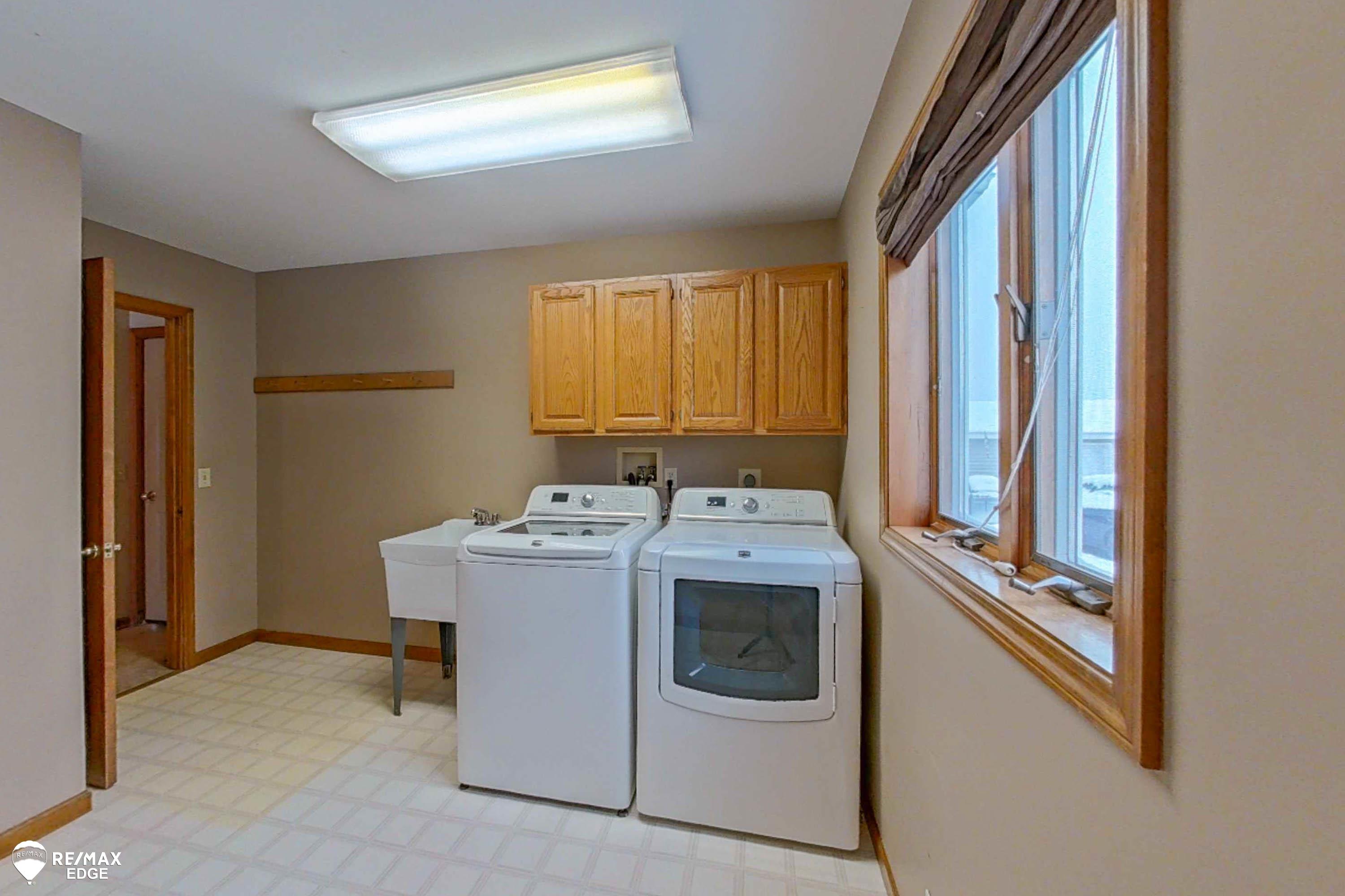 909 Myers Road Lapeer, MI 48446 - Photo 17 of 36 50131452-68900331-a2aa-4618-8361-9a1c26f1f9b2.JPG