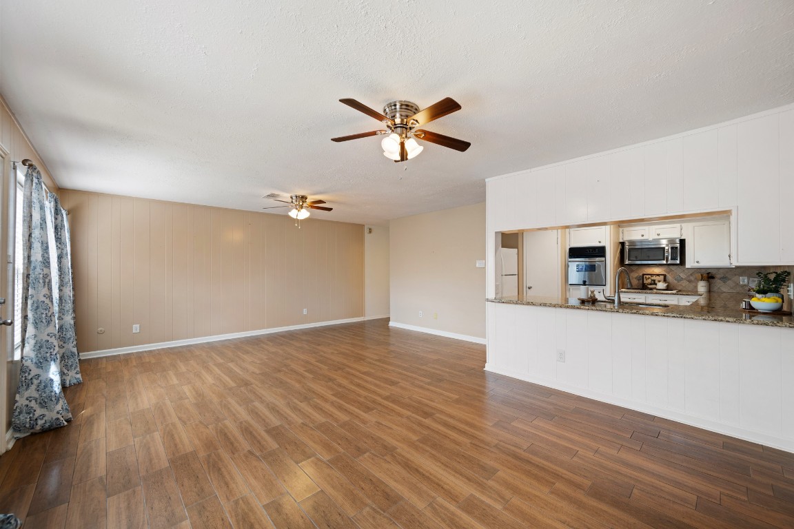 11566 South Kirkwood Road Houston, TX 77477 - Photo 9 of 29