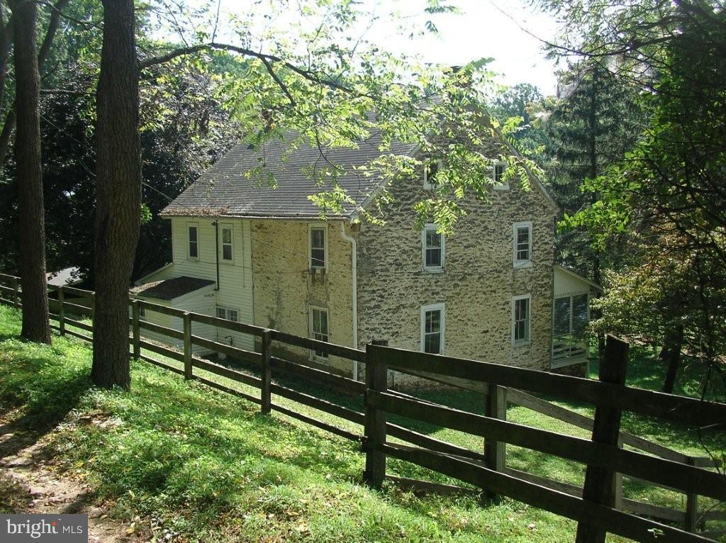 53 Walter Road Atglen, PA 19310 - Photo 2 of 12