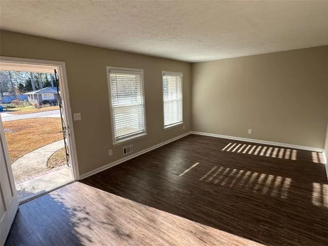 $1,695 | 437 Lockridge Lane, Lawrenceville, GA 30046