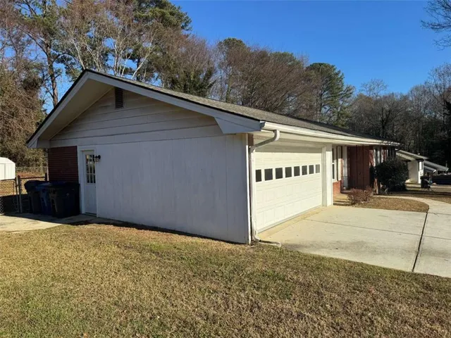 $1,695 | 437 Lockridge Lane, Lawrenceville, GA 30046