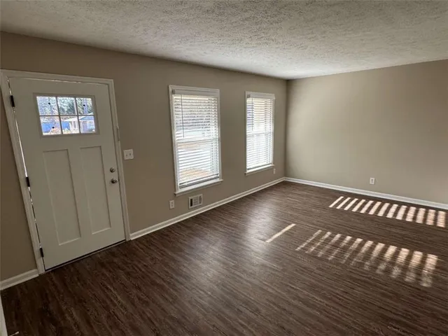 $1,695 | 437 Lockridge Lane, Lawrenceville, GA 30046