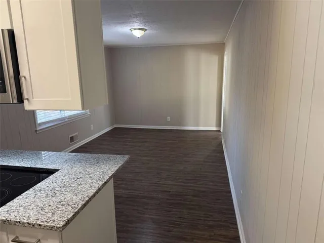 $1,695 | 437 Lockridge Lane, Lawrenceville, GA 30046