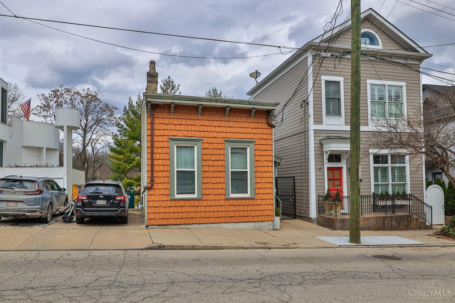 982 Hatch Street Cincinnati, OH 45202 - Photo 1 of 49