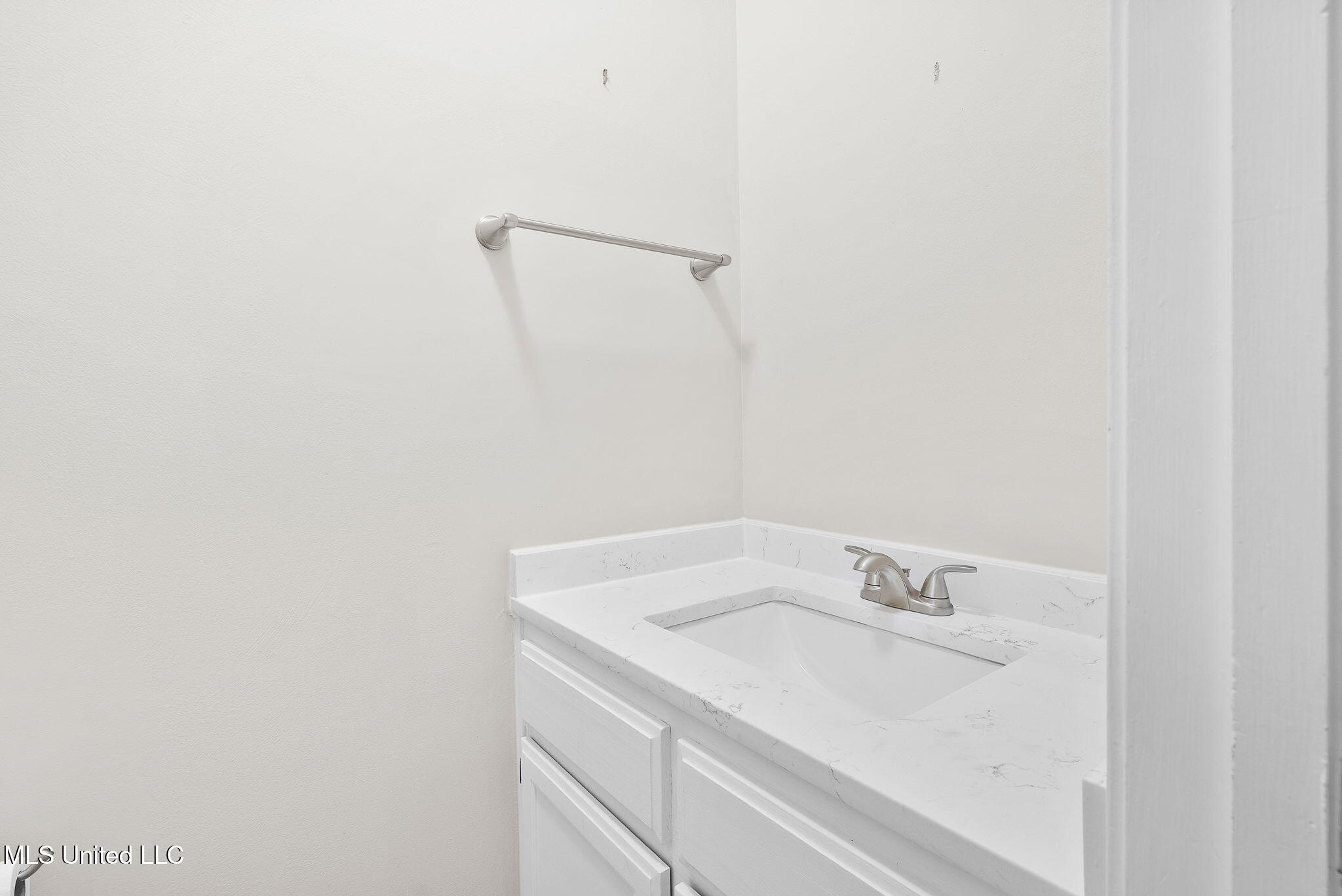 791 Hickory Ridge Drive Hernando, MS 38632 - Photo 15 of 48 Half Bath b