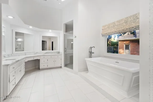 $925,000 | 791 Hickory Ridge Drive, Hernando, MS 38632