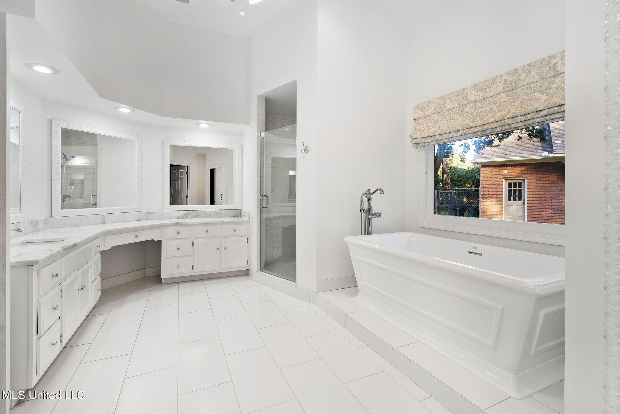 791 Hickory Ridge Drive Hernando, MS 38632 - Photo 17 of 48 Primary Bathroom