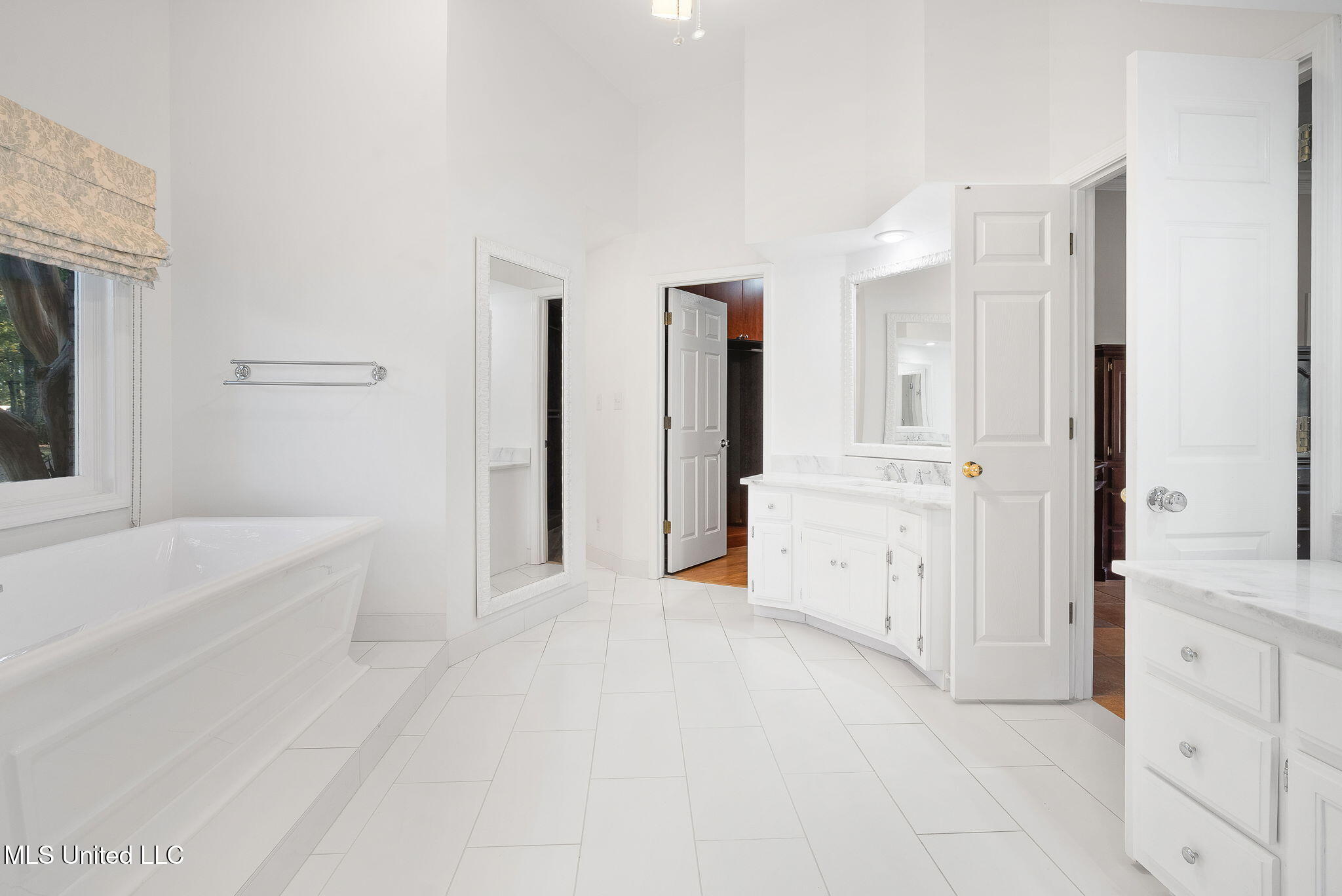 791 Hickory Ridge Drive Hernando, MS 38632 - Photo 20 of 48 Primary Bathroom