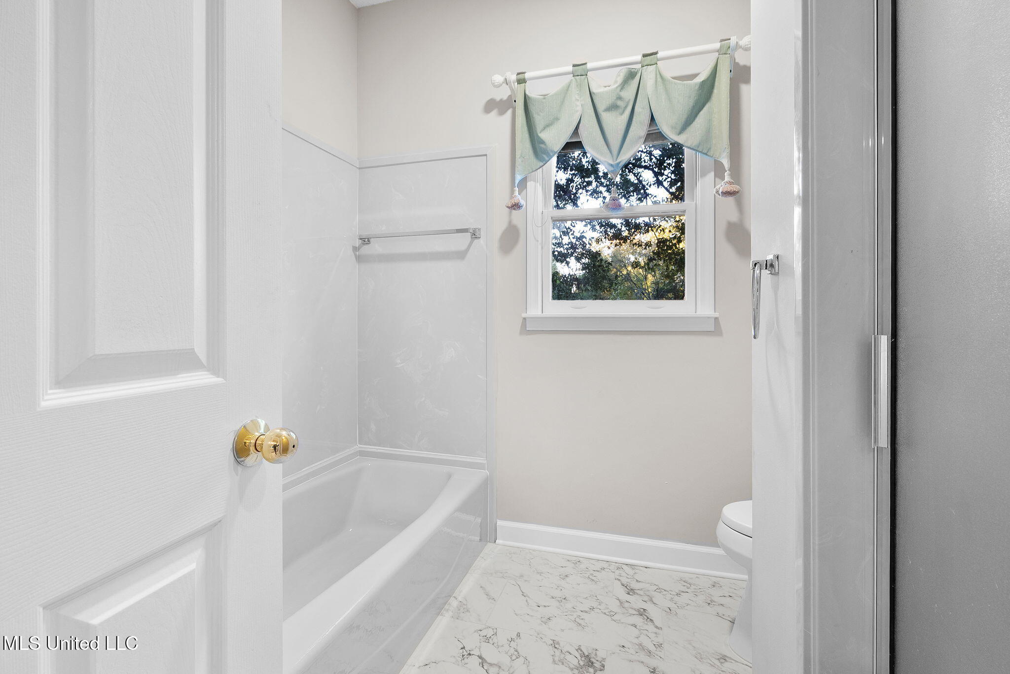 791 Hickory Ridge Drive Hernando, MS 38632 - Photo 24 of 48 Jack-n-Jill Bath