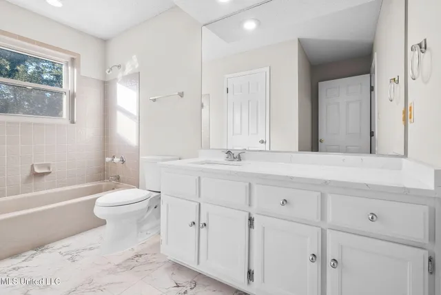 $925,000 | 791 Hickory Ridge Drive, Hernando, MS 38632