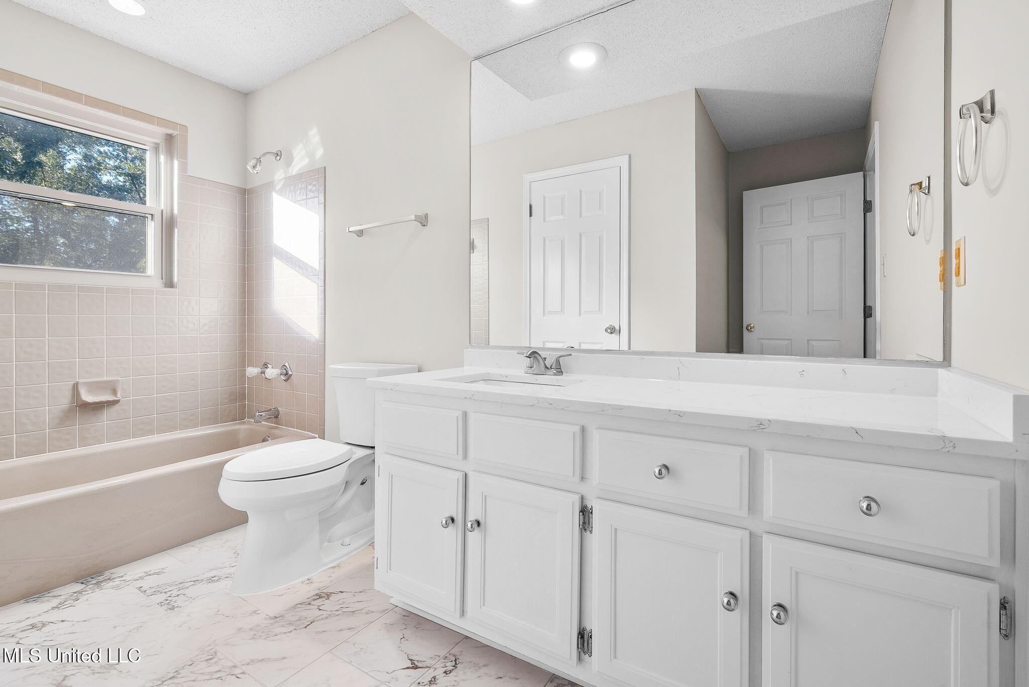 791 Hickory Ridge Drive Hernando, MS 38632 - Photo 28 of 48 Bathroom 3 b